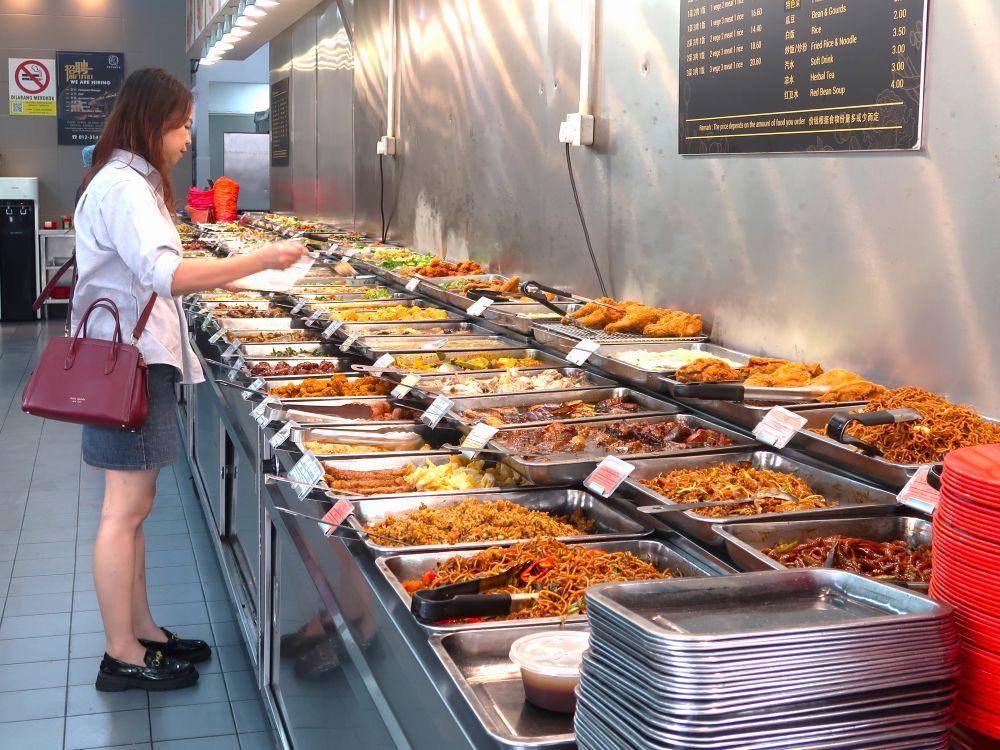 フードコート６