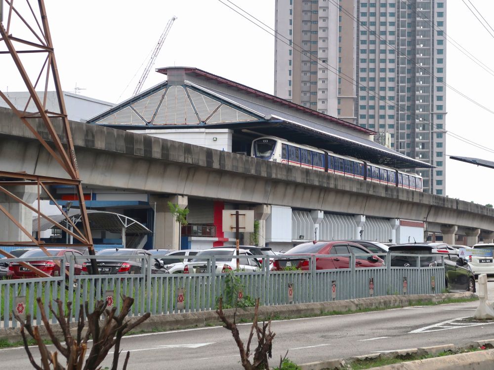 アジアジャヤ駅