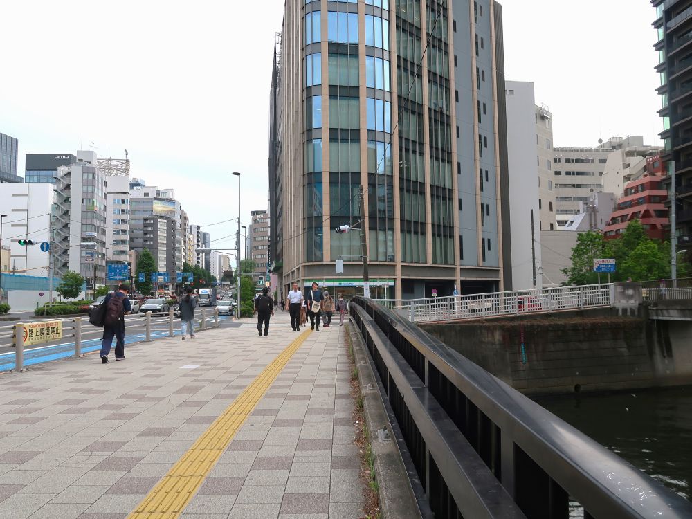 川