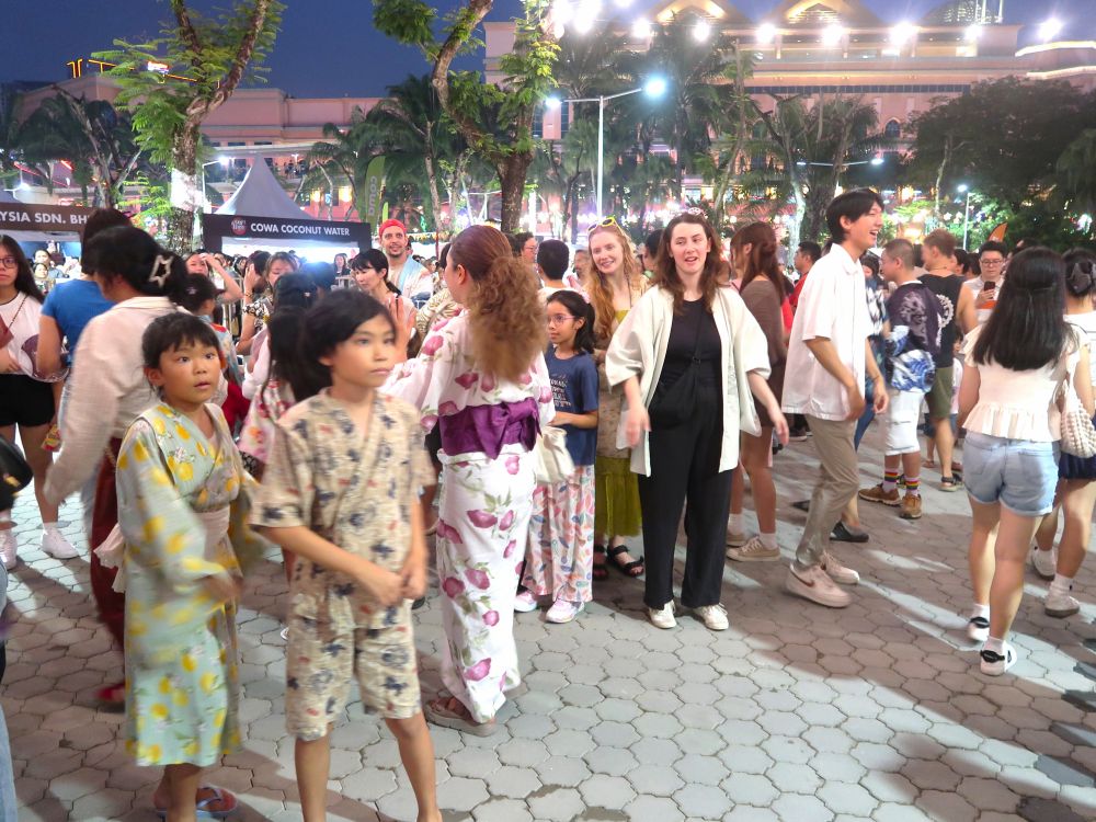 踊り３