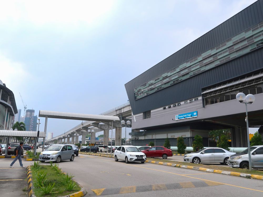ブキティンギ駅