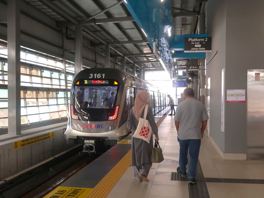 列車1